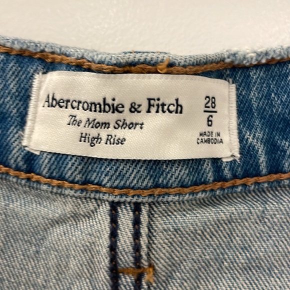 Abercrombie The Mom Short - Picture 4 of 6
